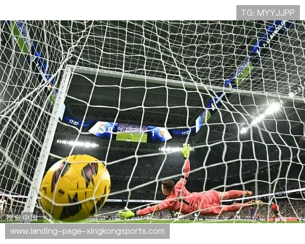 维尼修斯高速前插接球爆射：速度、技艺与风驰未来